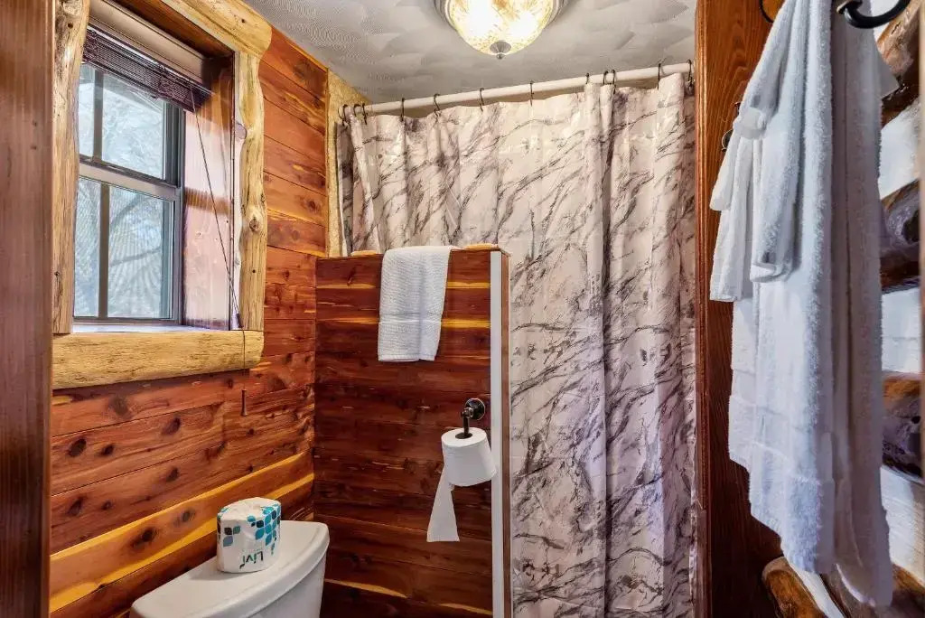 Log Cabin Inn