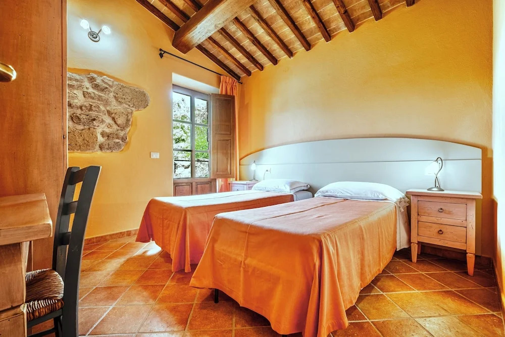 ISA - Residence with thermal and sports pools in Sorano
