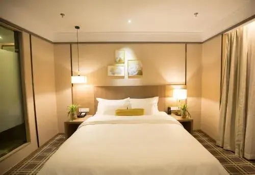 Book & Life Hotel