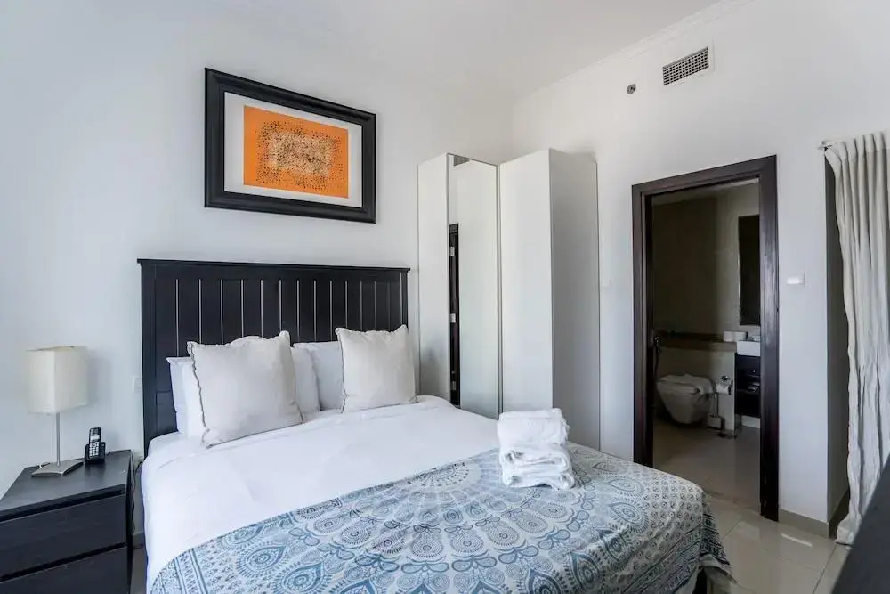 B027 - Spacious 1BR in Botanica Tower