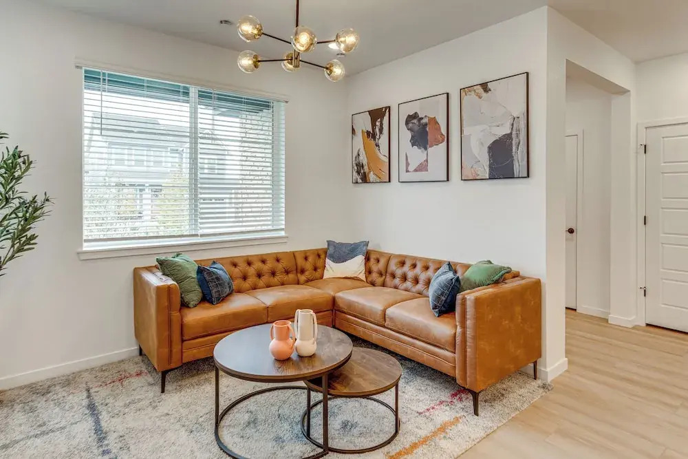 Great for Families! Newly Built Home in Aurora