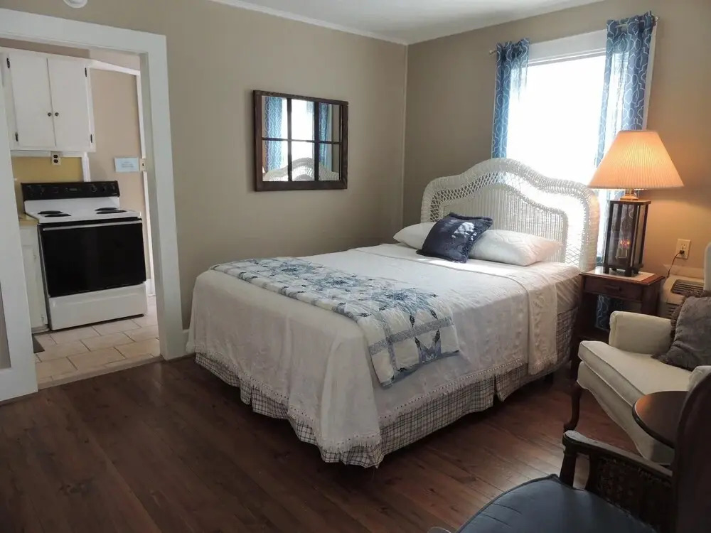 Hendersonville (NC) - 2 Br Cottage