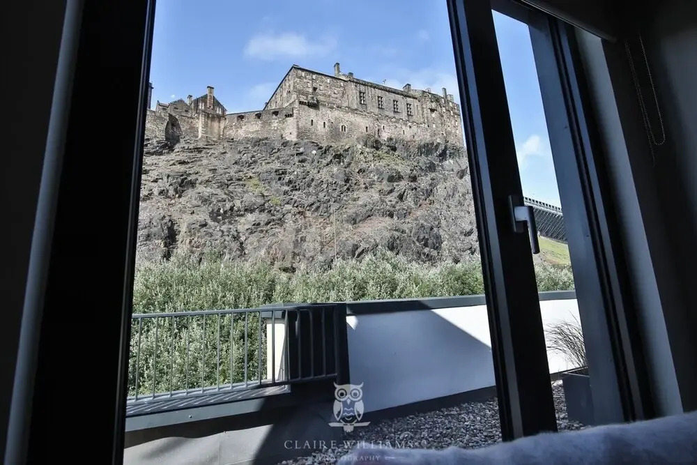 For Students Only - Kings Stables Road in Edinburgh
