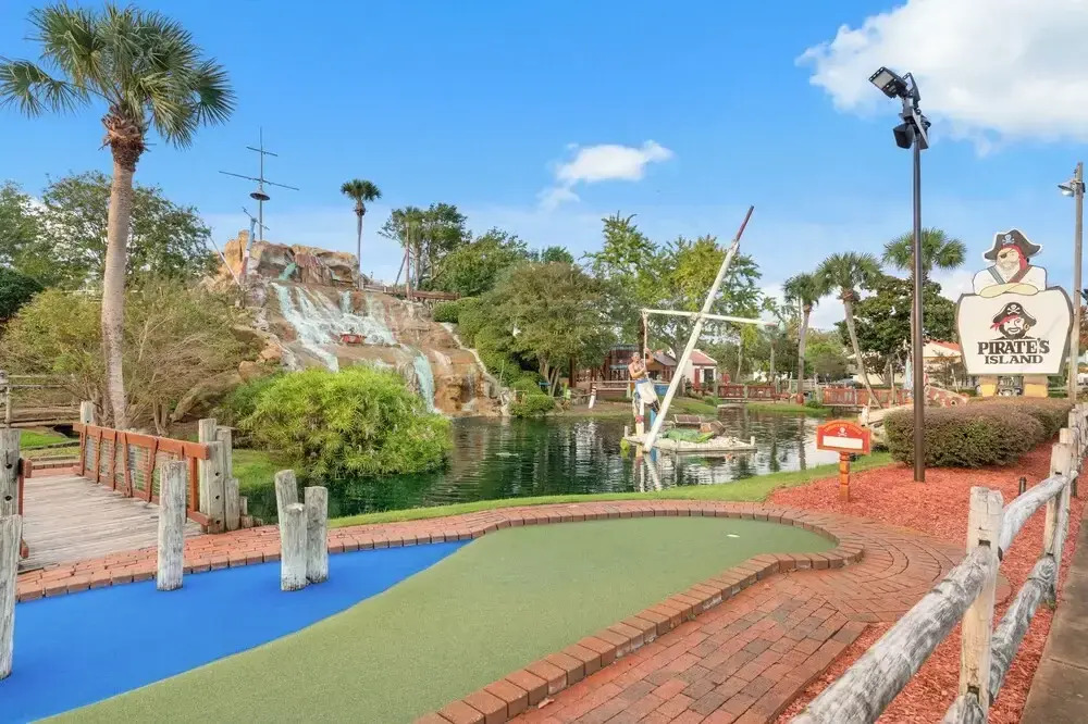 Serenity by the Sea! 4BR Retreat, Sleeps 12, Walk to Beach