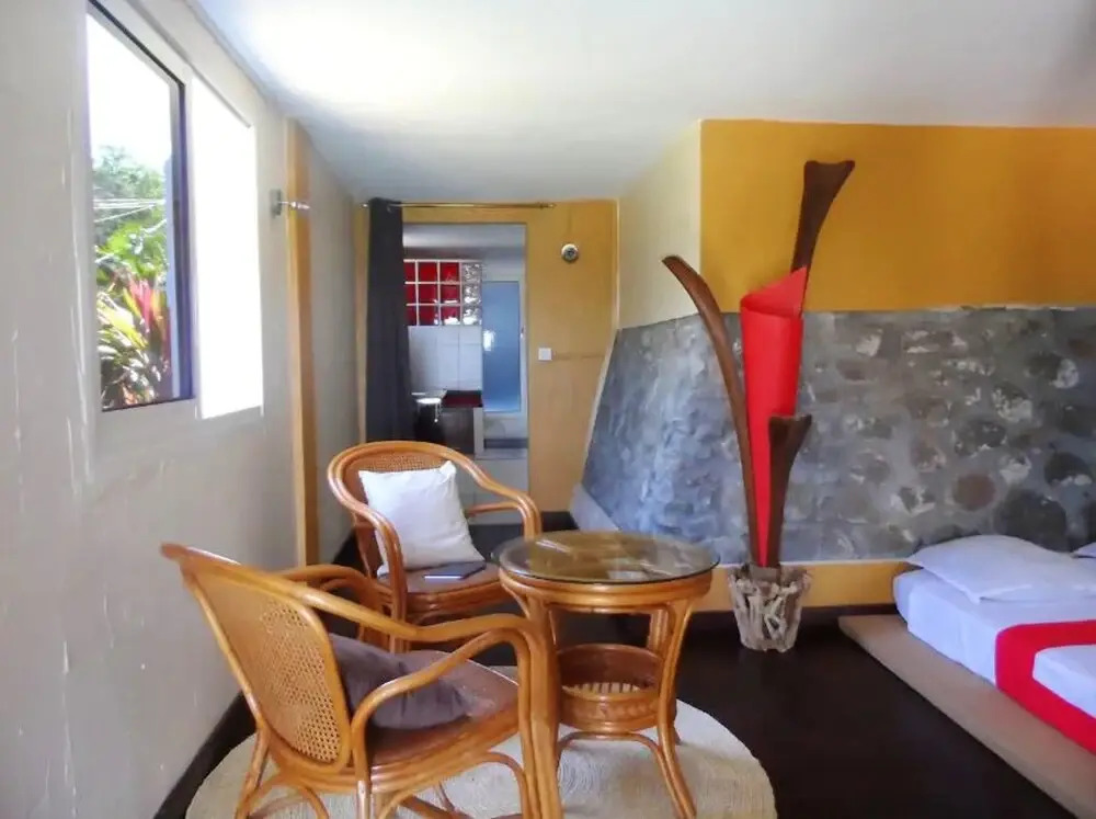 Studio in Étang Salé, With Wonderful sea View, Private Pool, Enclosed Garden