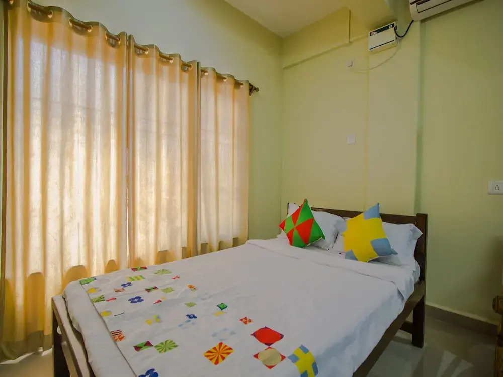 OYO 14042 Home Cozy Studio Siolim