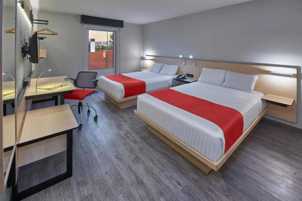 City Express by Marriott La Raza