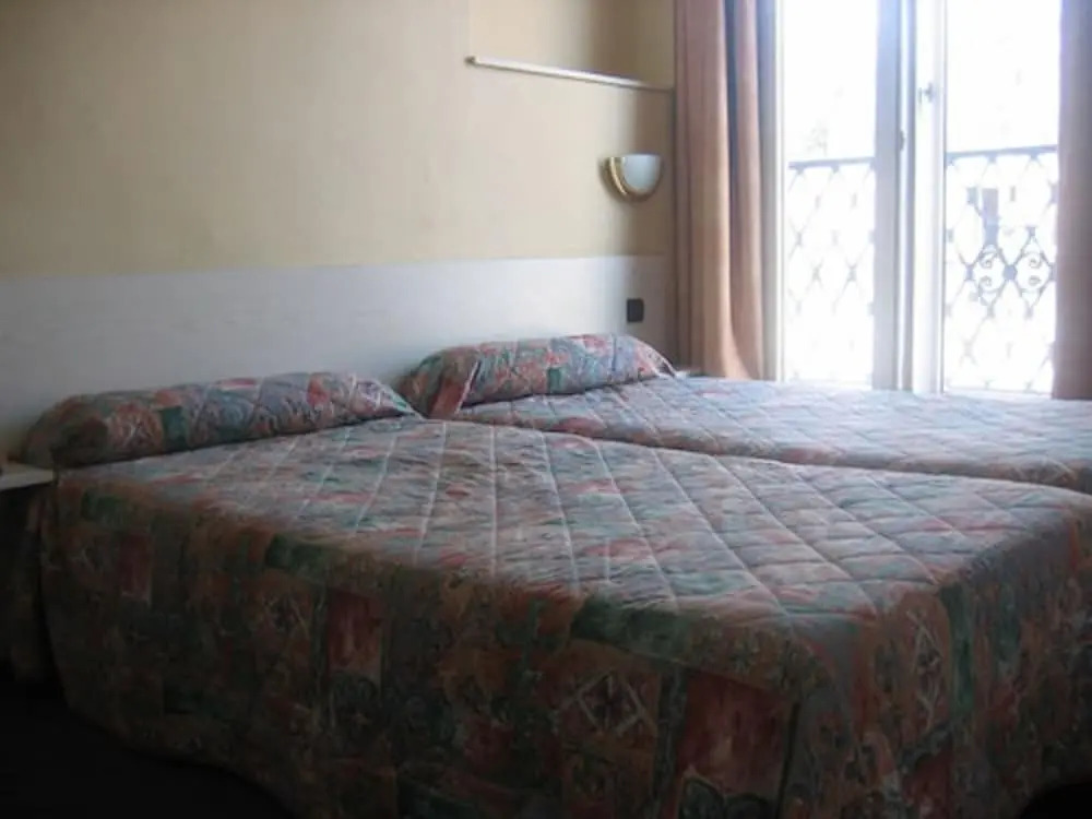 Hotel Ferney République