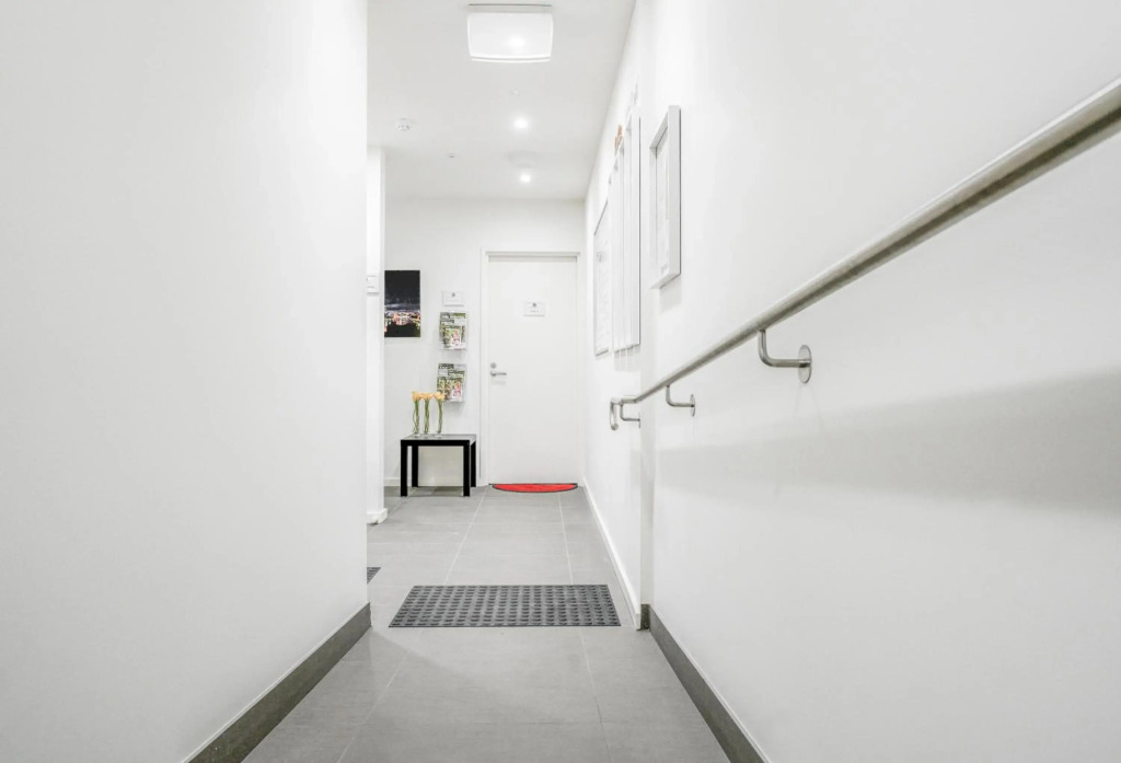 U101 Brunswick Living First Floor Balcony Close to APT and CBD Free Wifi Tram at Doorstep
