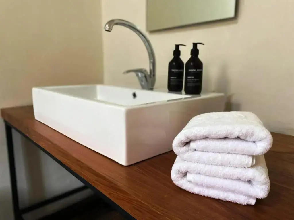 Hotel Unknown