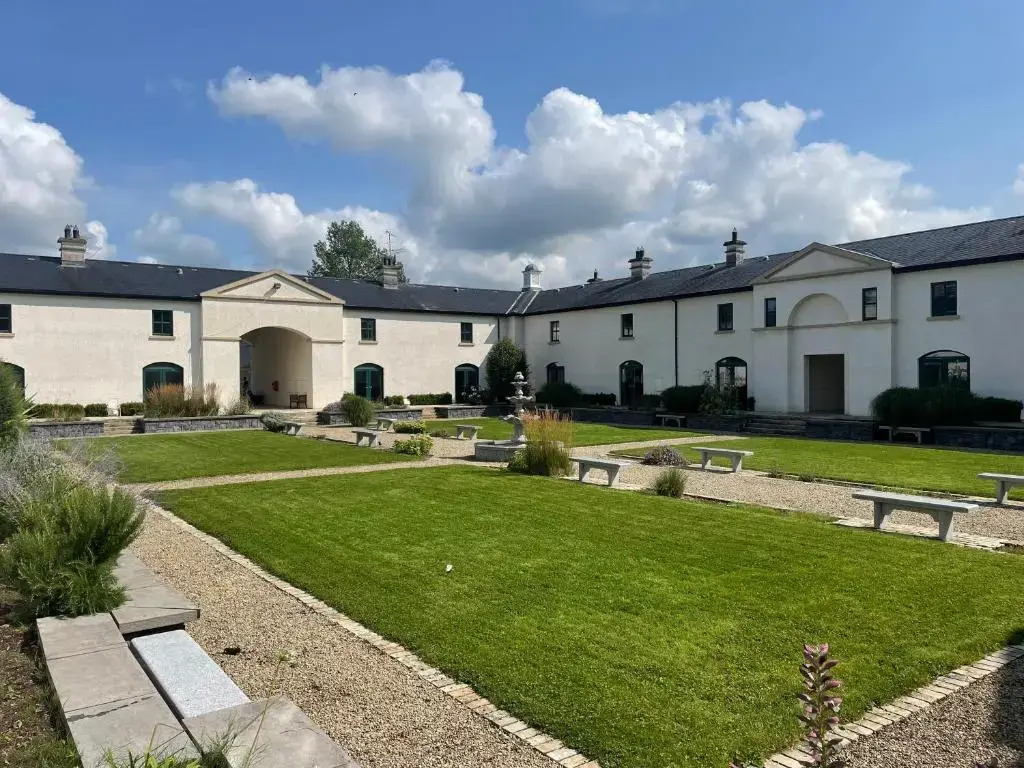3 Castle Hume Court Holiday House