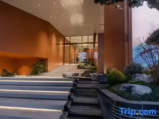 Jianguo Hidden Hotel (Shanghai Caolu GuTang Road Metro Station)