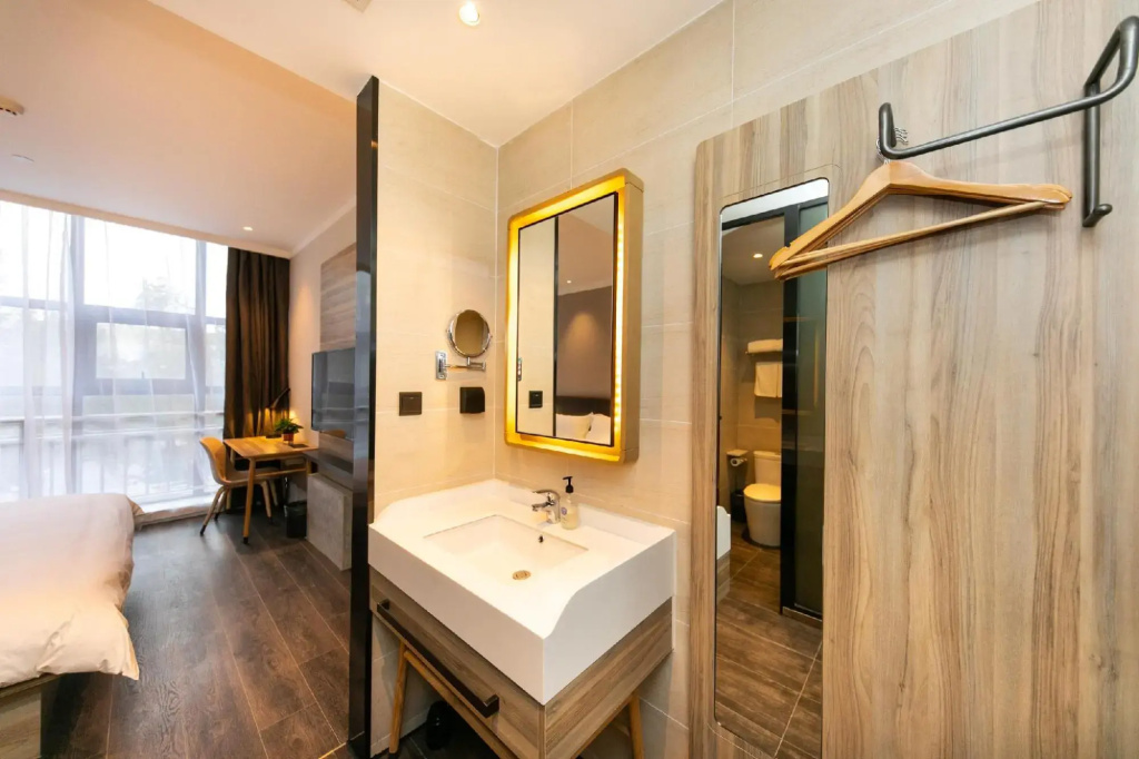 HanTing Premium Hotel
