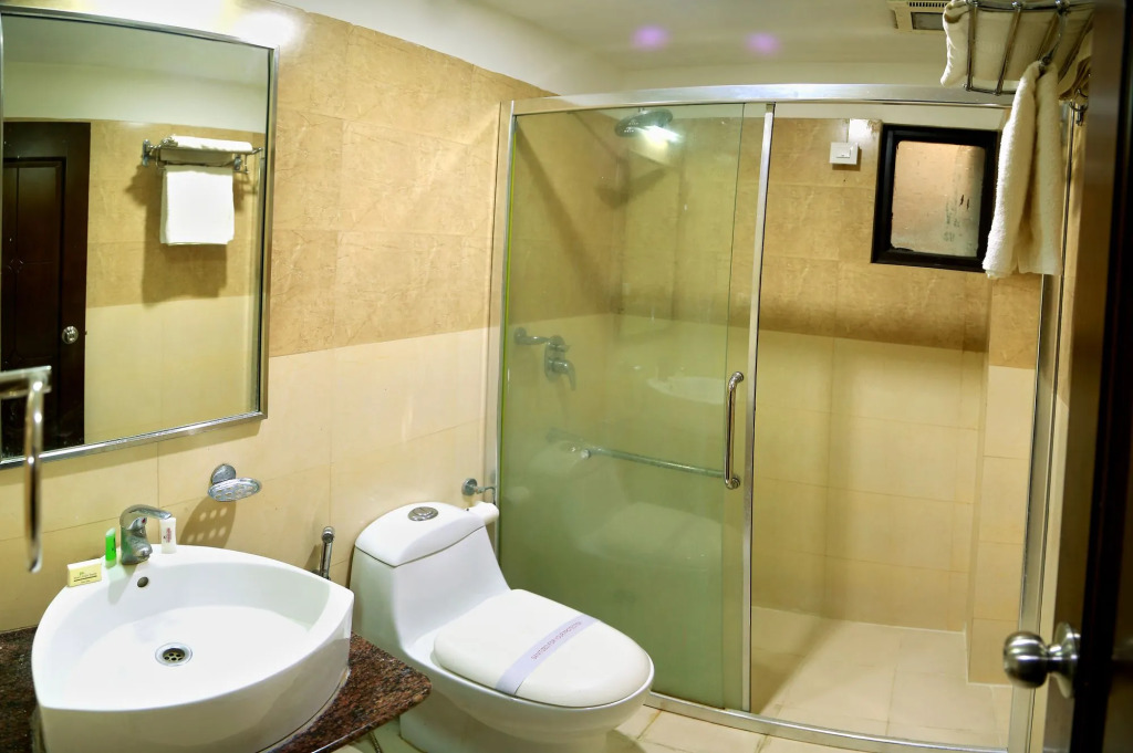 Royal Palm - Hotel Near Udaipur Railway Station