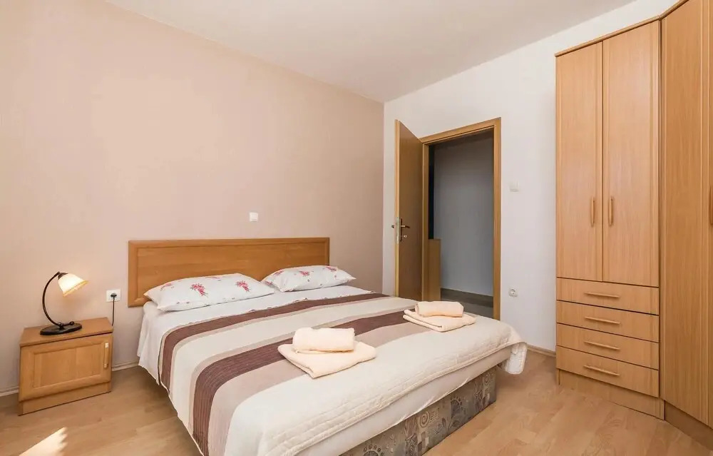 Awesome Apartment in Lovran With Wifi and 2 Bedrooms