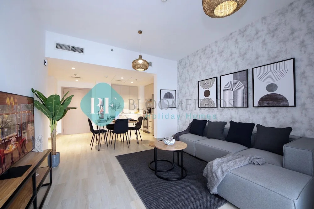 Stunning canal view apartment Yas island
