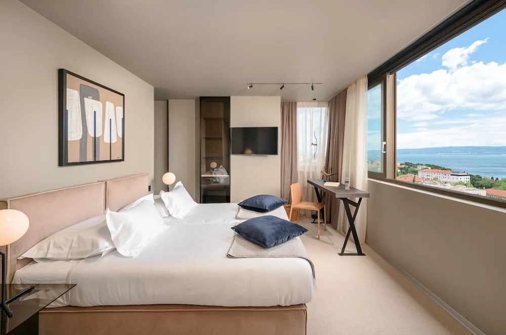 Royal Suites-Sky