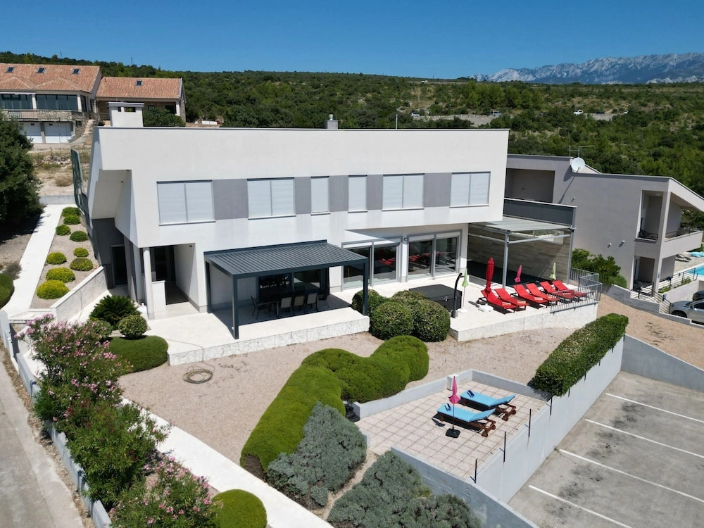 Villa Costabella with heated pool