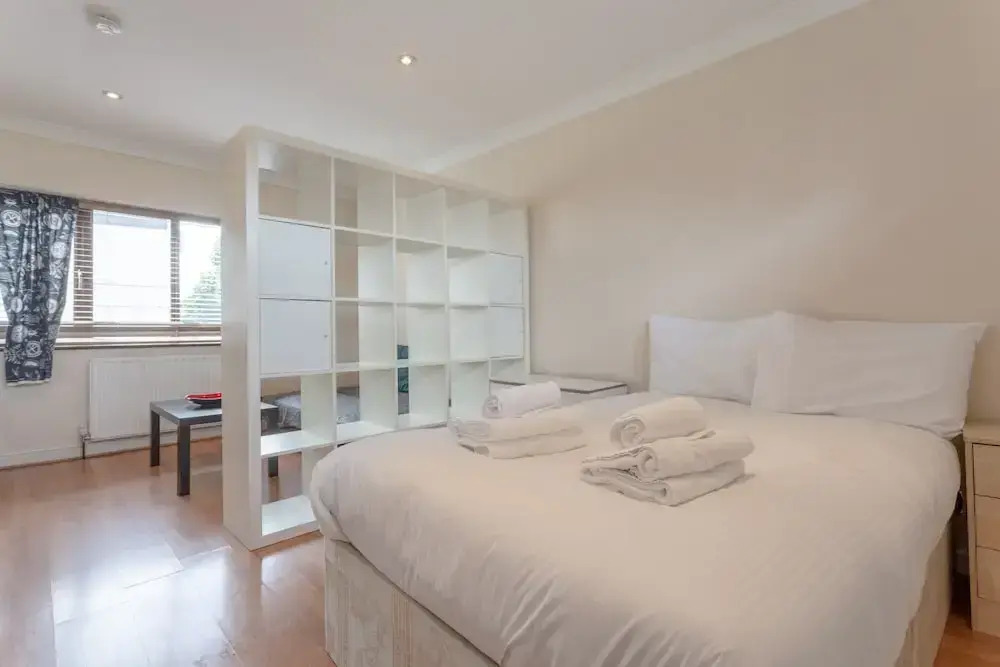 4 Bedroom Mews House in Kensal Rise