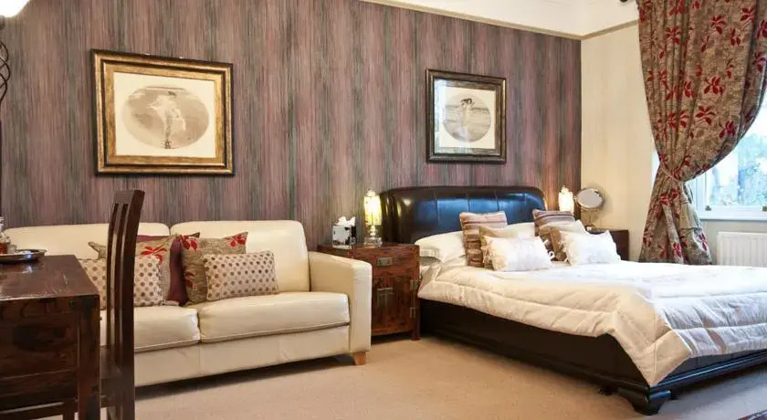The Howbeck & The Retreat 5min to Lake, Restaurants & to the free Hydro Wellness Club
