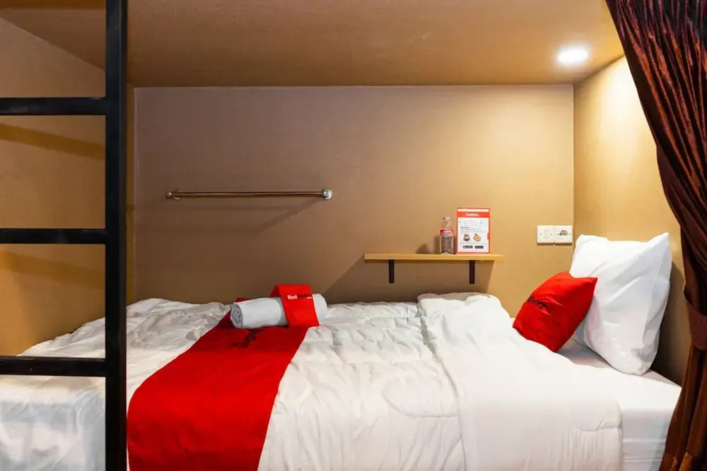 RedDoorz Hostel @ DI Panjaitan Simpang Lima