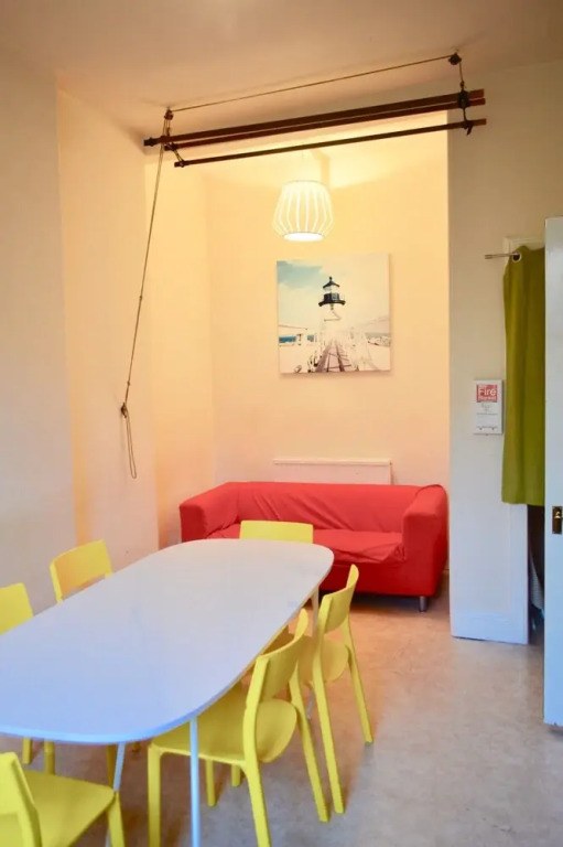 3 Bedroom Bruntsfield Flat