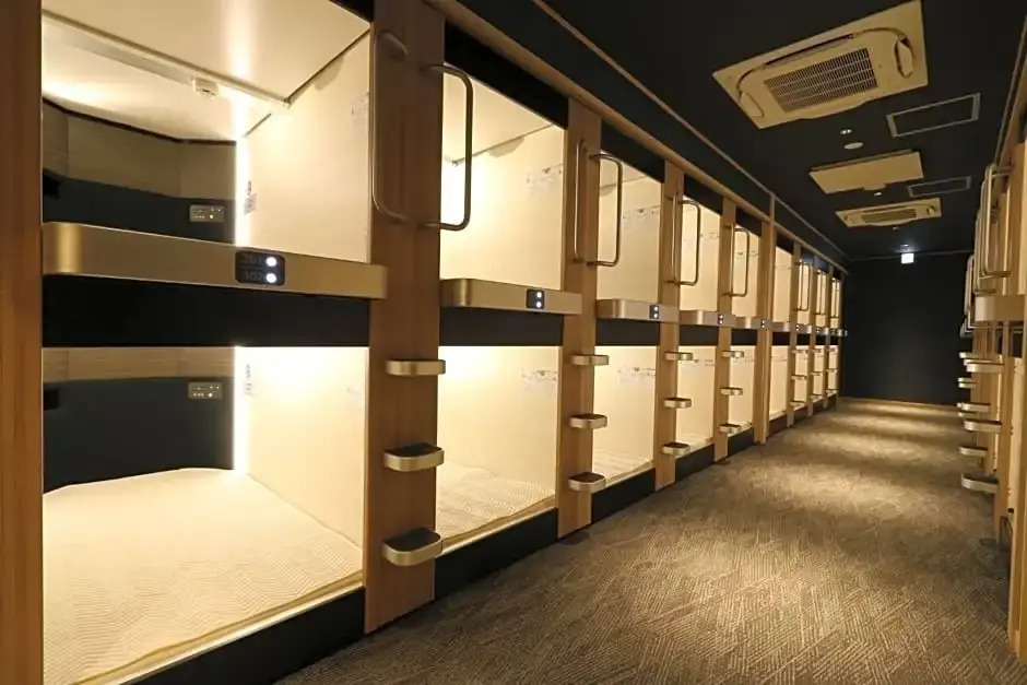 Cabin & Capsule Hotel J-SHIP Osaka Namba