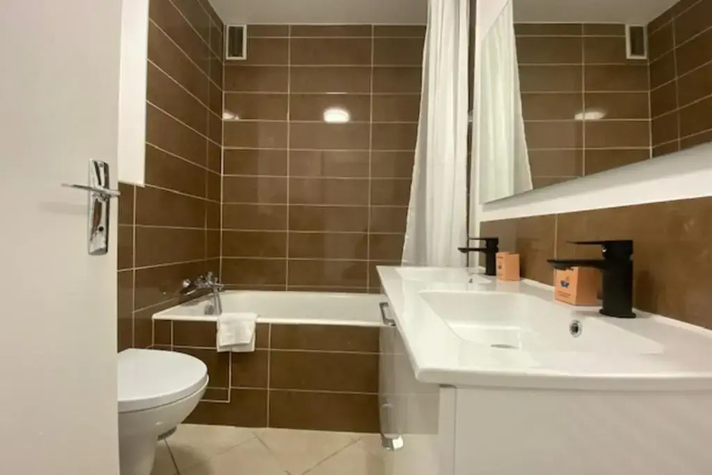 Beautiful Flat For 4 Very Closed To The Beach