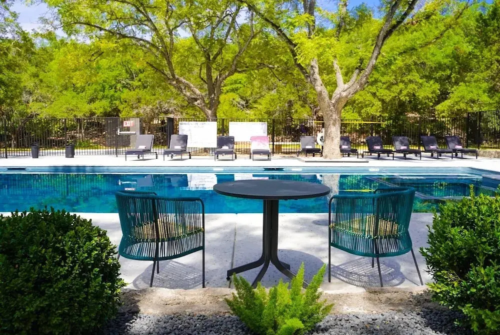 Wimberley Inn & bar