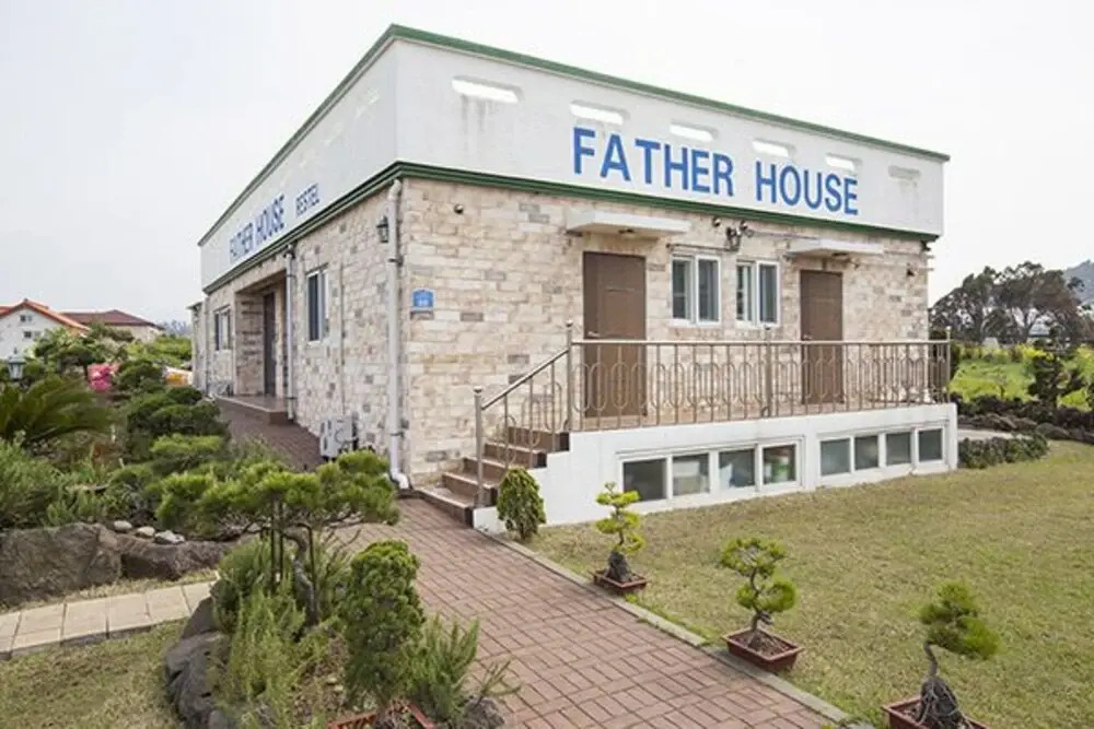 Jeju Father House Pension