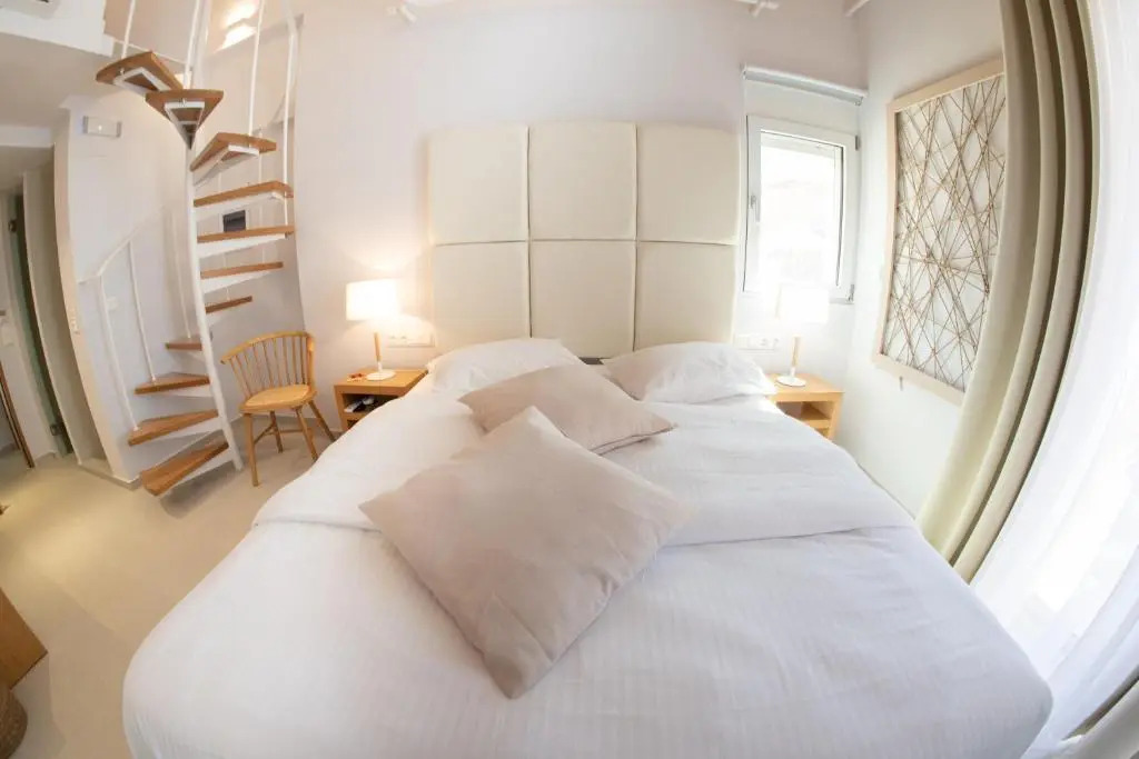 Dimani Suites & Residences
