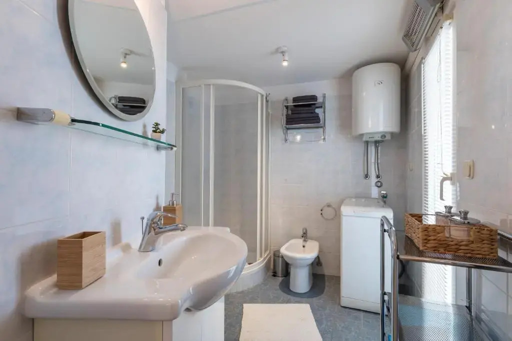 5th FLOOR Apartment