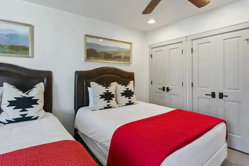 Trail's End Lodge at Deer Valley Resort - Two Bedroom Residence with Den and Spa #102 2 Condo