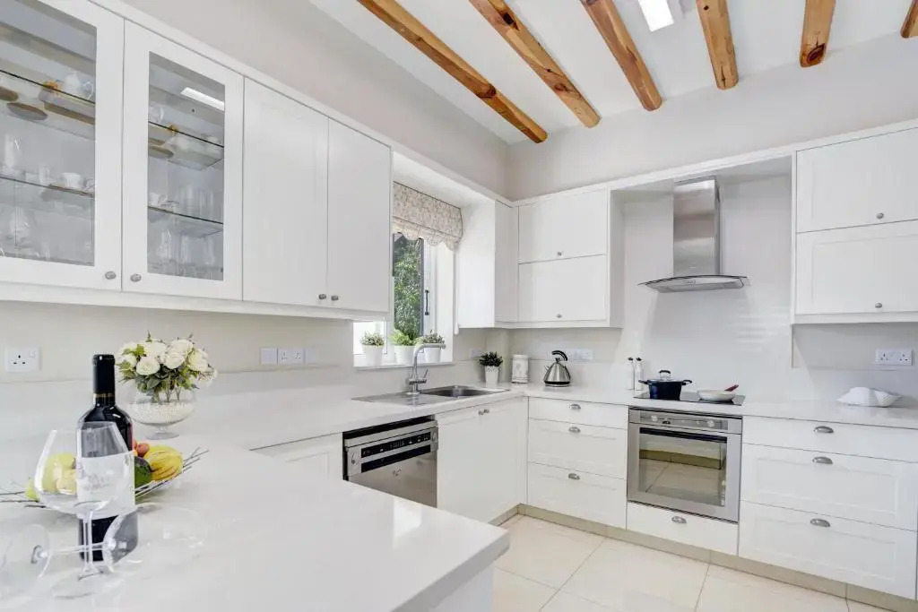 SunnyVillas: 3BR Super Cozy Villa☆Private Pool☆BBQ - Villa Falcon