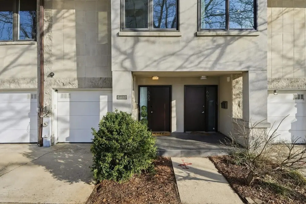 River West Modern 4-bd Home With Patio Balcony