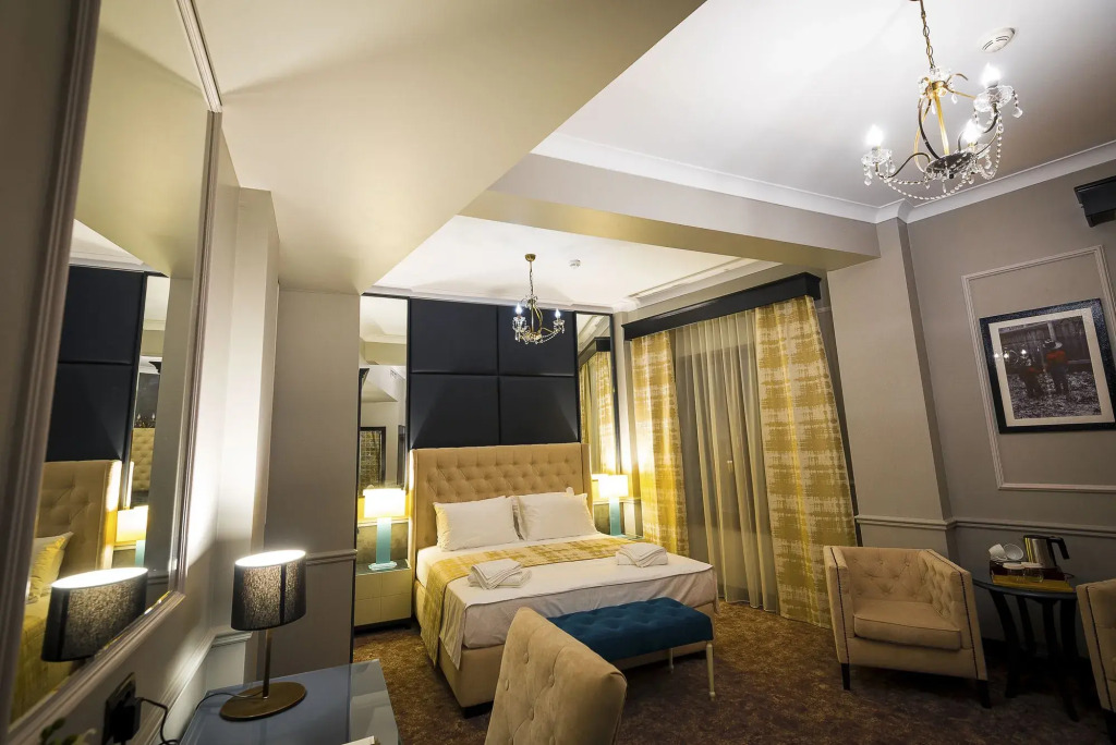 Peninsula Boutique Hotel