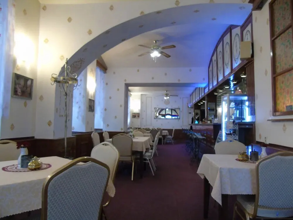 Grand Luxury Hotel