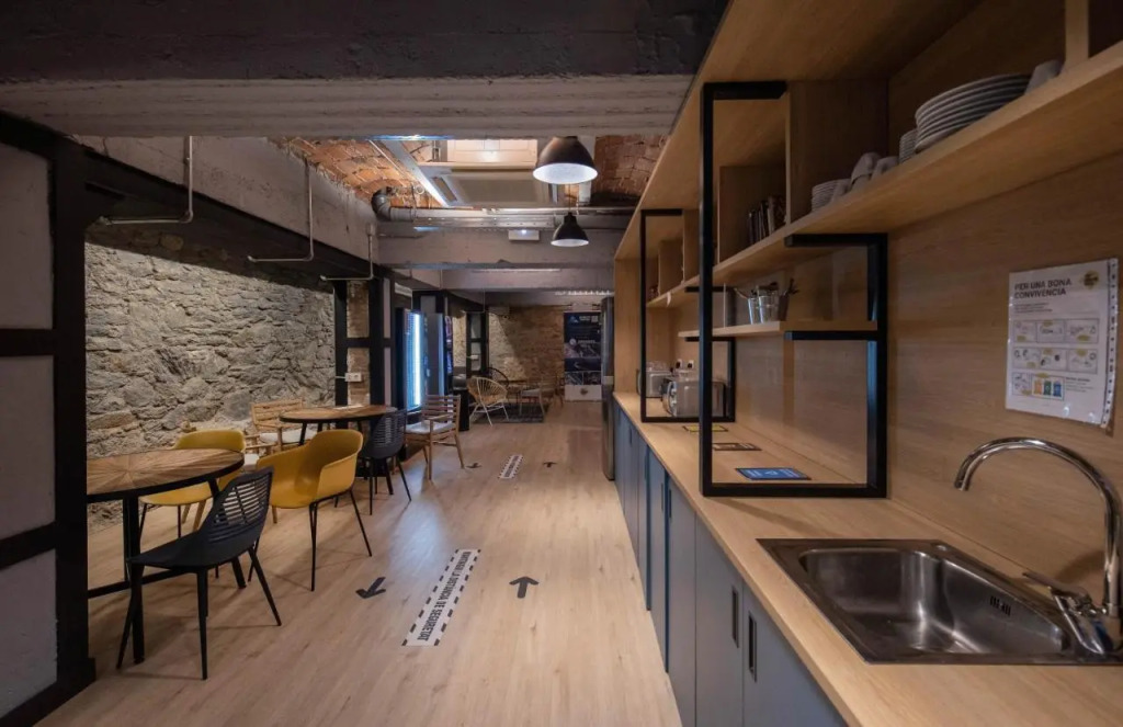 Font Andorra Hostel by Nexta
