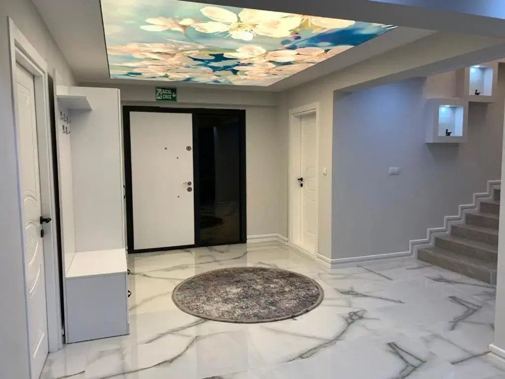Villa Vadi-Isıtmalı havuzlu-Şömineli-Kış bahçeli-Tamamen Müstakil