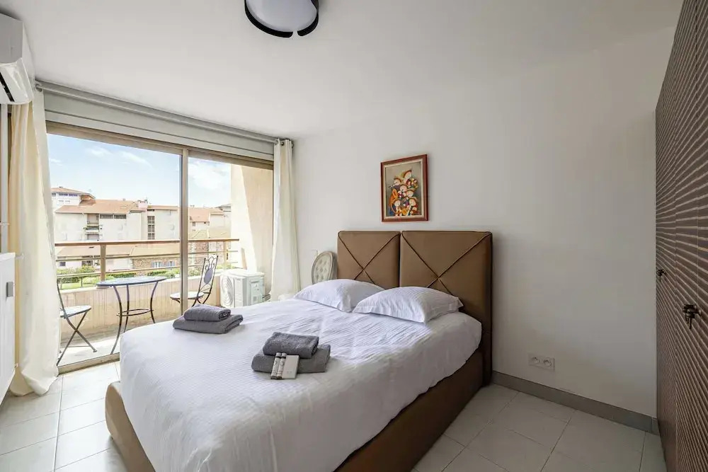 Very Nice Renovated Apartment - Cannes La Bocca - 3br/6p