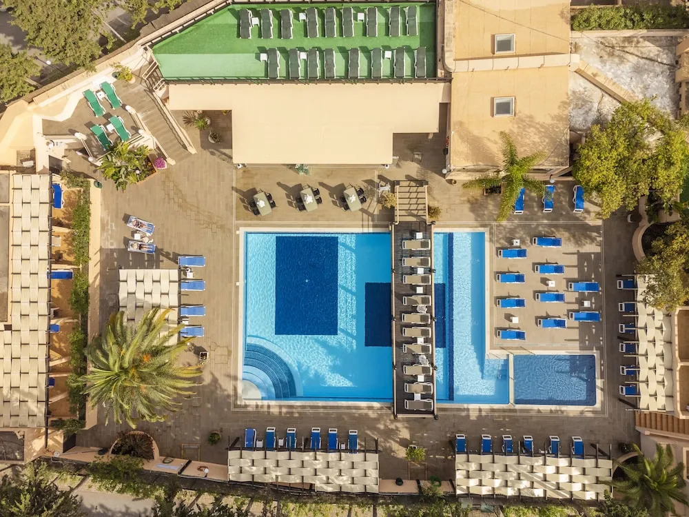 Balaia 3BR Sunny Terrace