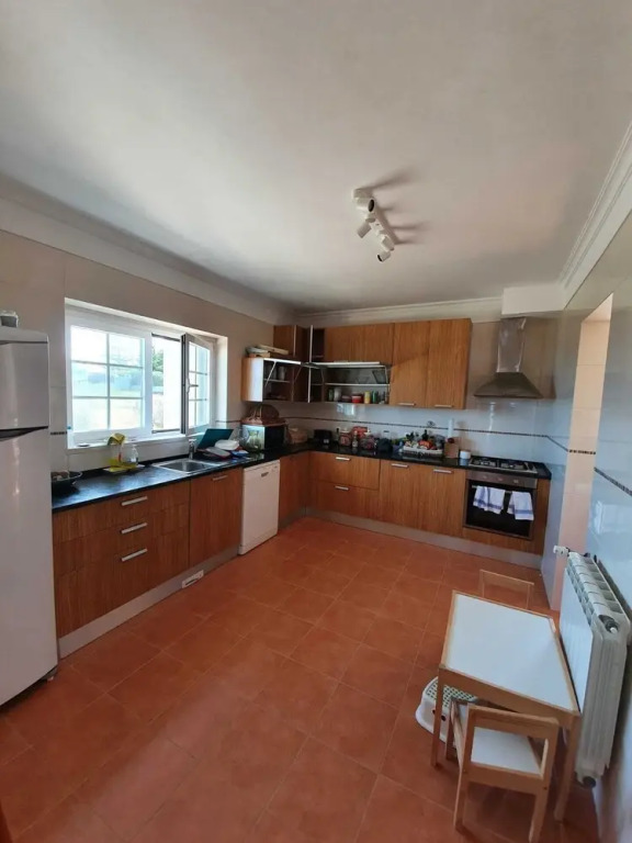 Lovely 4-bed Villa in Colares
