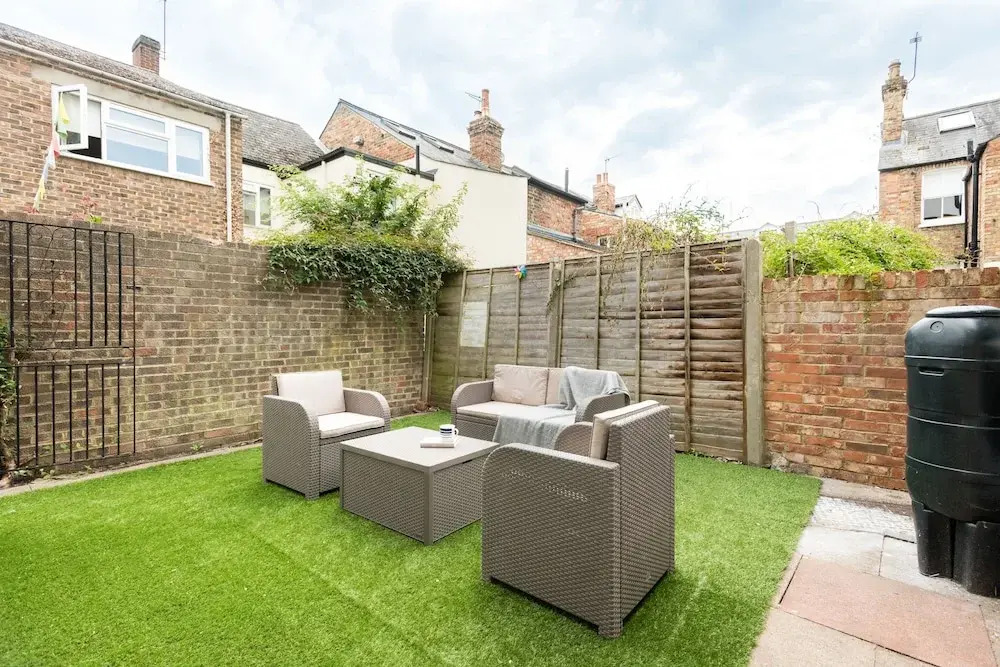 The Jericho Terrace House - 2BD + Parking