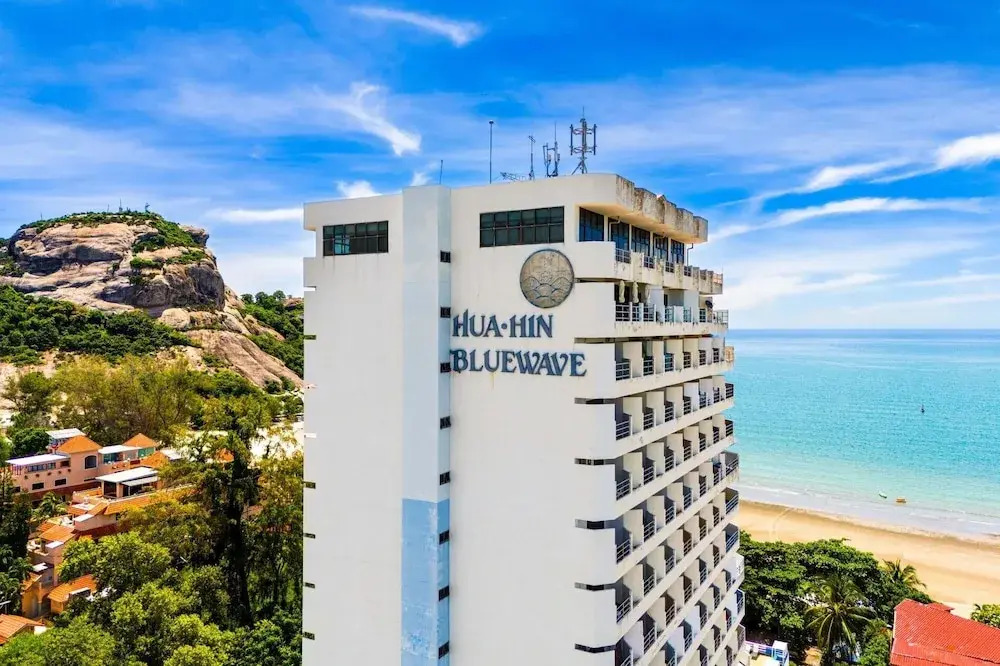 Beachfront Studio Condo-Seaview BW1