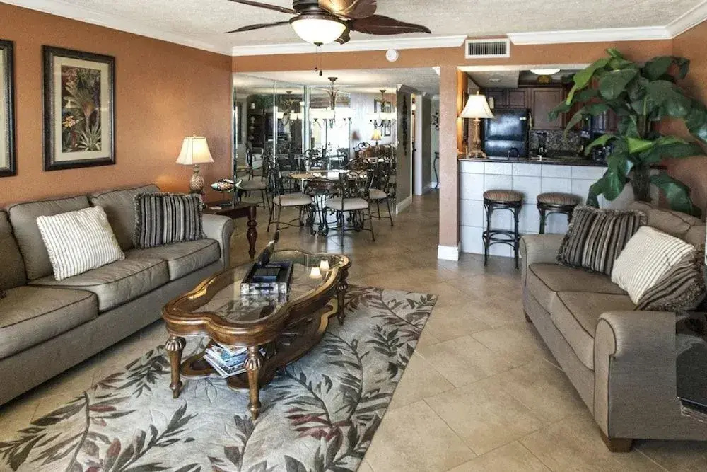 209 Mariner West