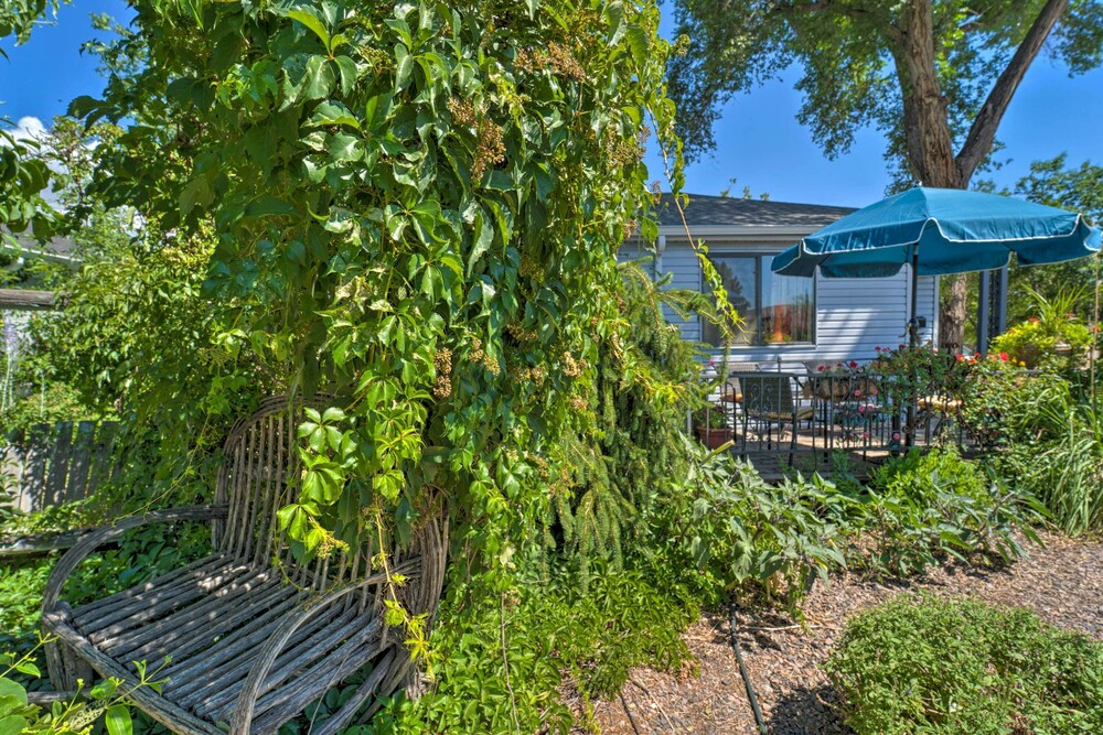 Walk to Olde Town Arvada - 1940 Vintage Bungalow!
