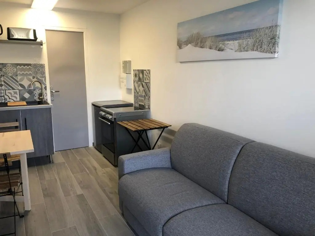 Studio à 50 m de la mer avec parking privatif