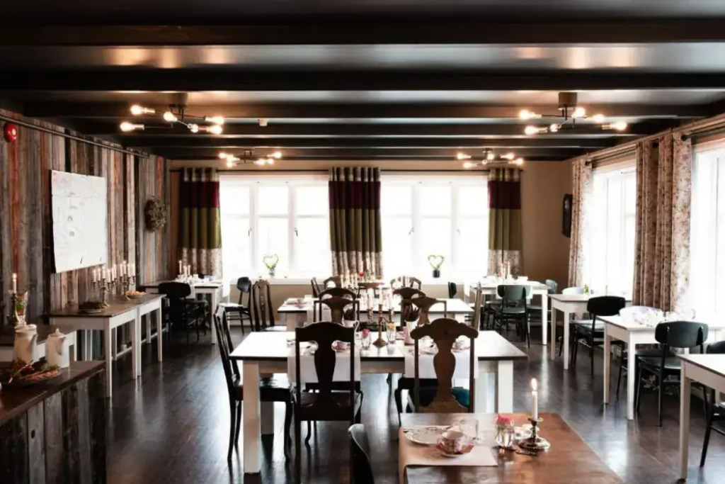 Fjærland Fjordstove Hotell - Huseby Hotelldrift AS