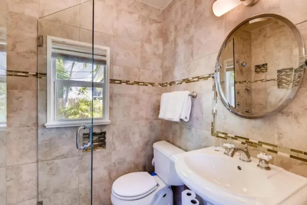 The Periwinkle House - 4bd-2ba - Sleep 10