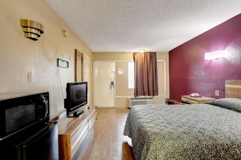 Vista Inn and Suites Nashville Airport East